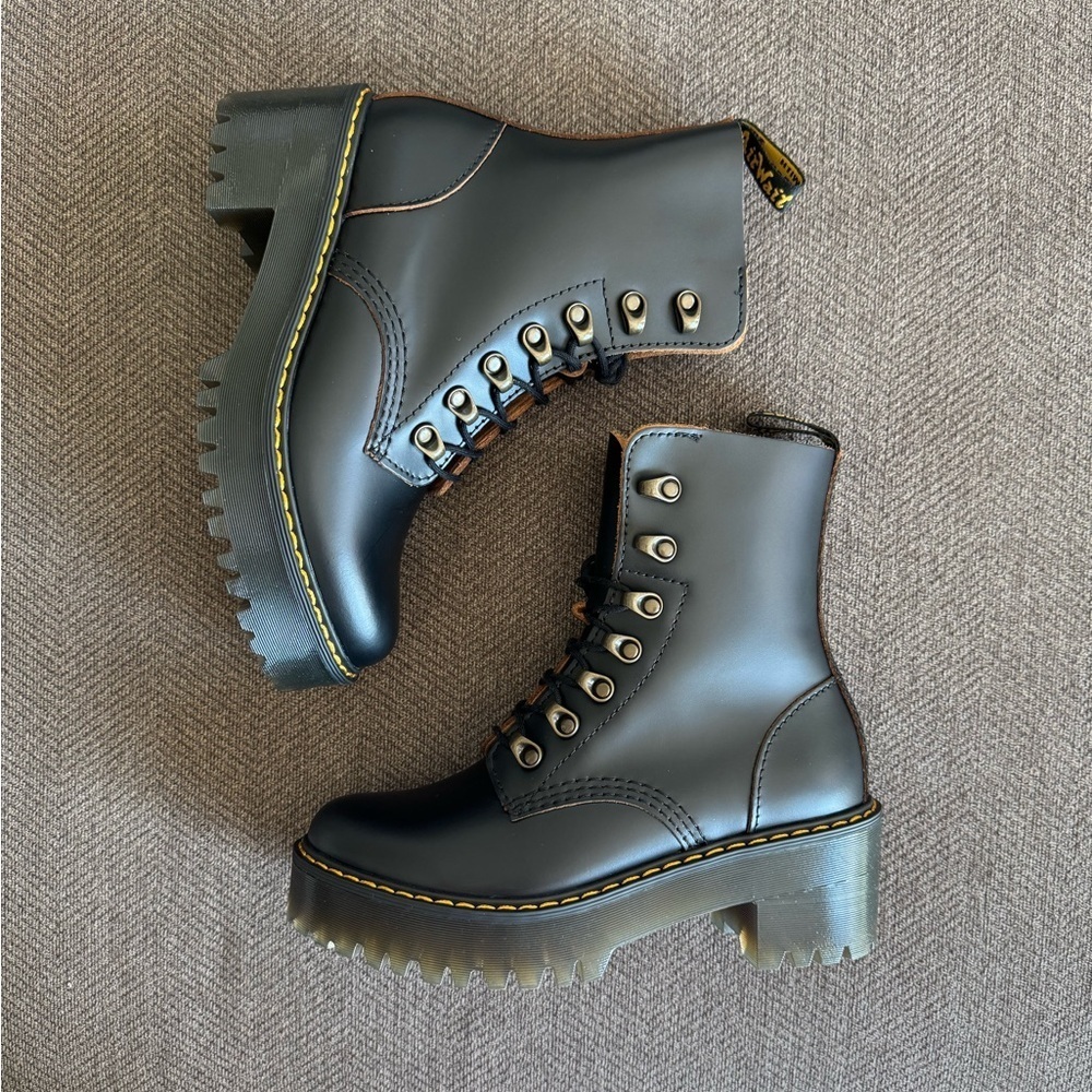 DR. MARTENS Leona Women’s Vintage Smooth Leather Heeled Boots - Picture 7 of 12